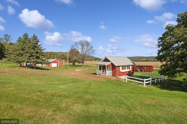 $2,300,000 | 35319 63rd Ave Way, Cannon Falls, MN 55009