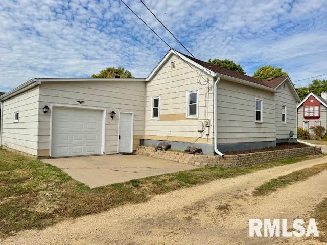 511 Main Avenue Clinton, IA 52732 - Photo 22 of 25