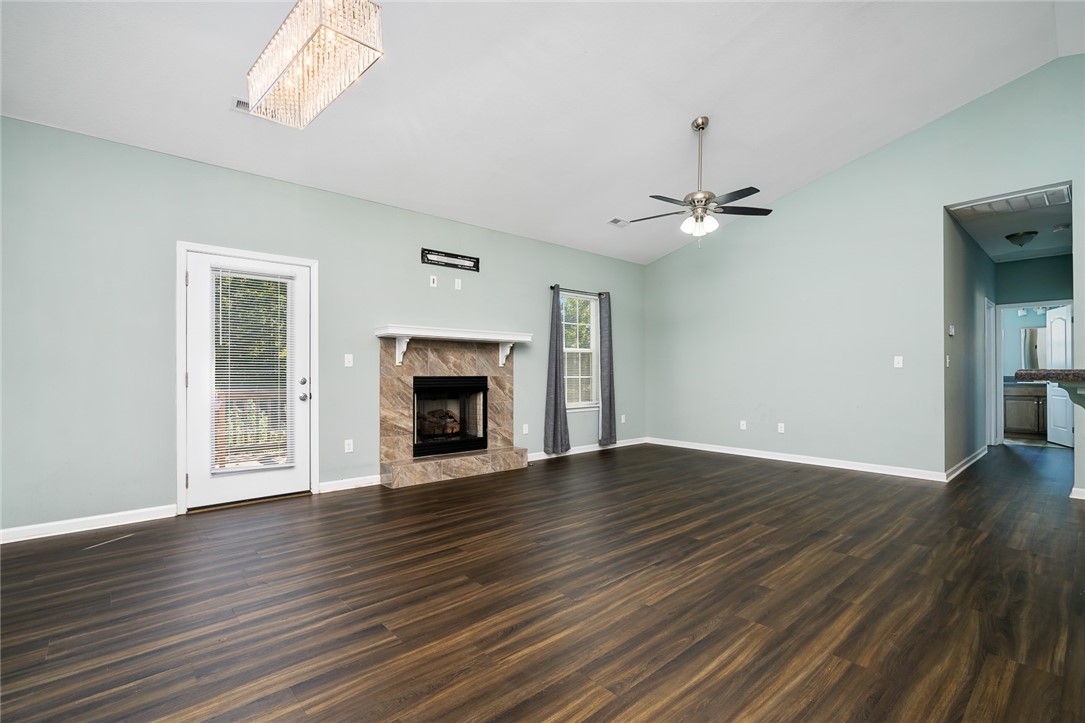 234 Hannah Circle Anderson, SC 29621 - Photo 6 of 33 Living Room/Dining