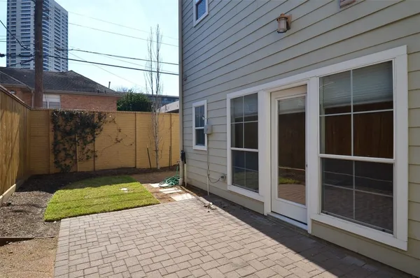 $4,000 | 1818 Binz Street, Unit E, Houston, TX 77004