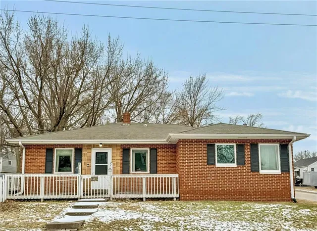 $179,000 | 320 West Edwards Street, Maryville, MO 64468