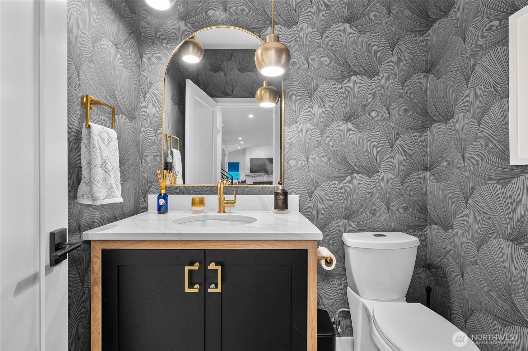 5242 Northeast 75th Street Seattle, WA 98115 - Photo 14 of 40