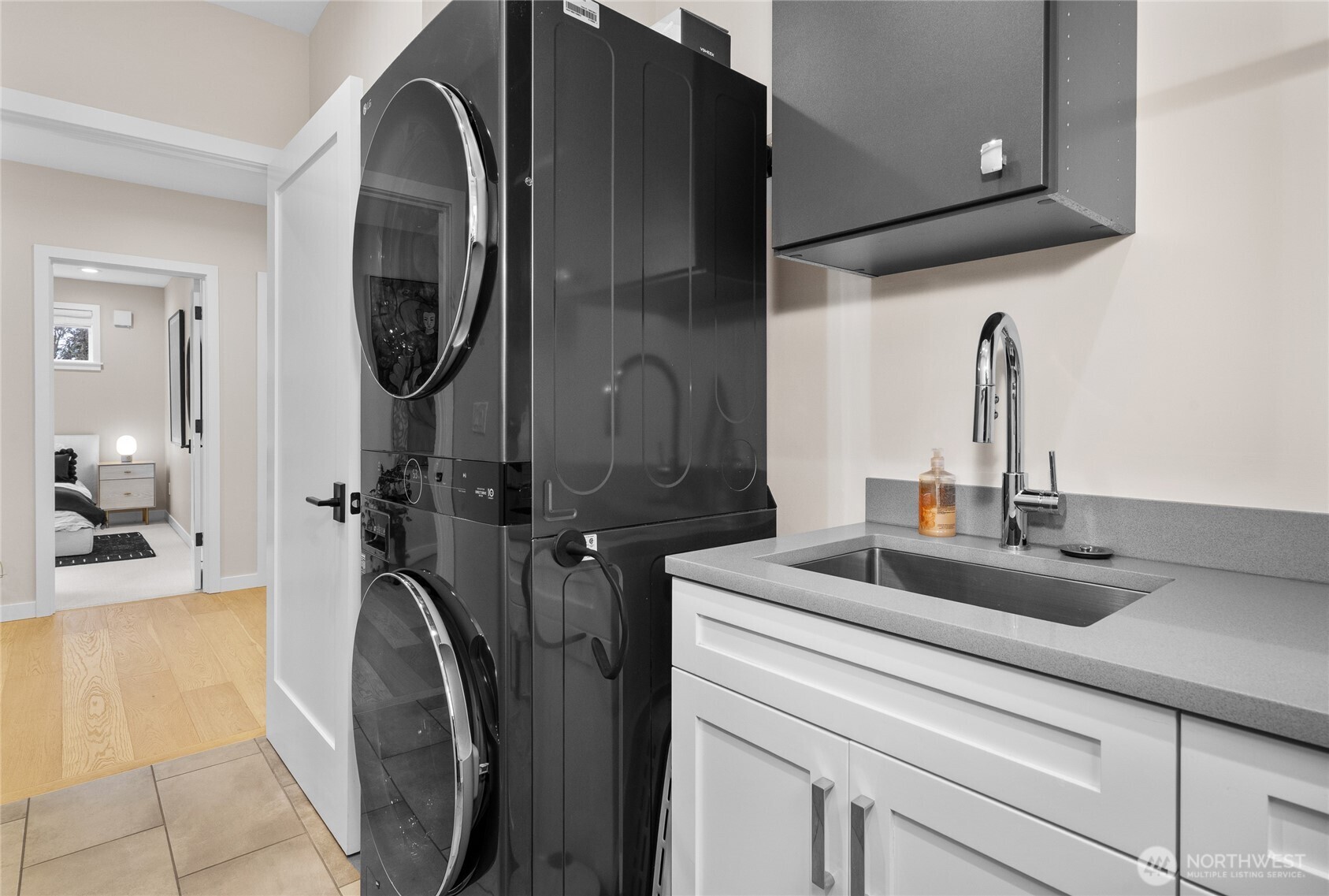 5242 Northeast 75th Street Seattle, WA 98115 - Photo 27 of 40