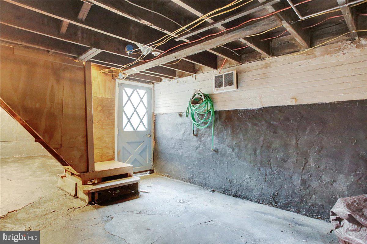 22 East Ridge Street Coaldale, PA 18218 - Photo 25 of 30