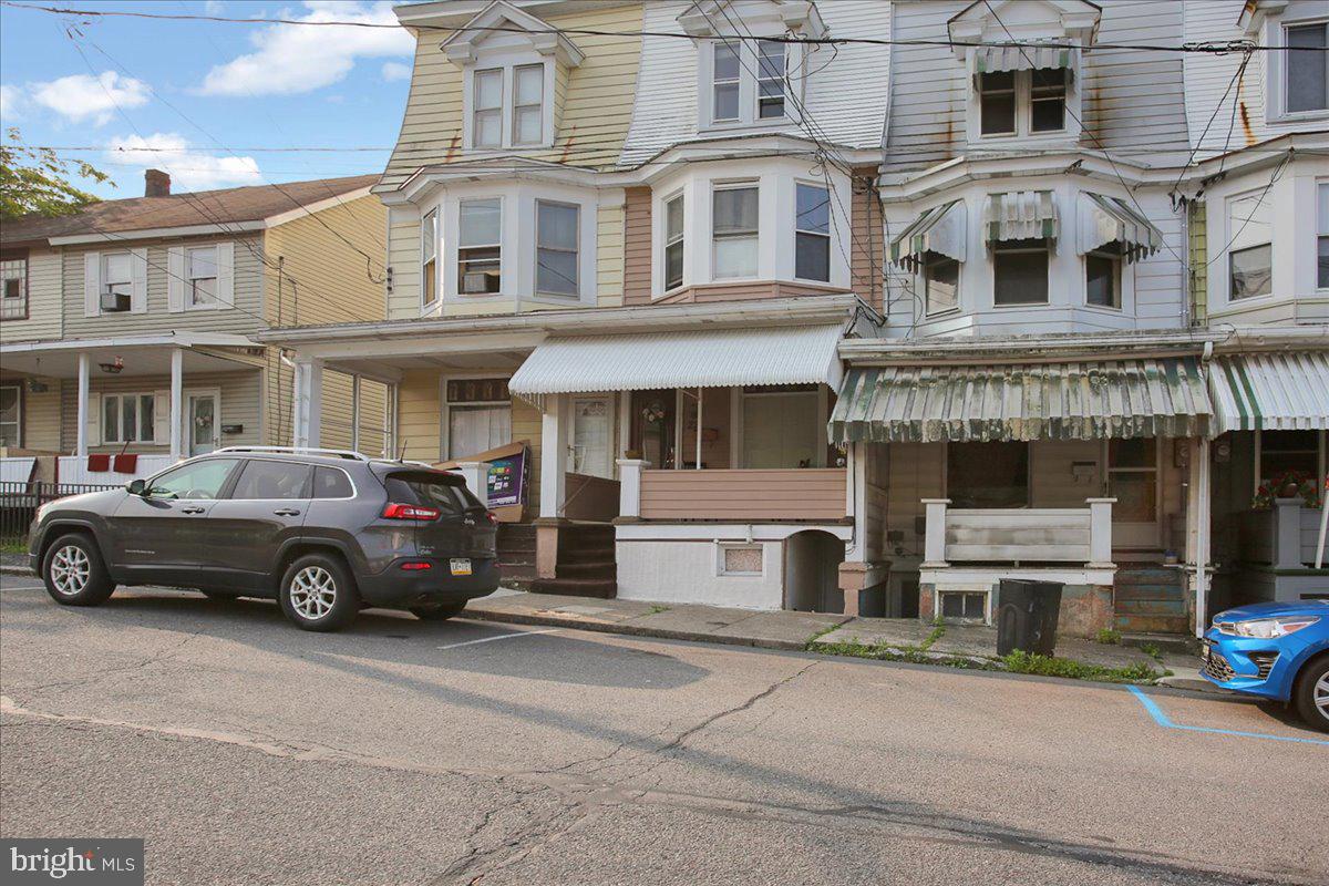22 East Ridge Street Coaldale, PA 18218 - Photo 3 of 30