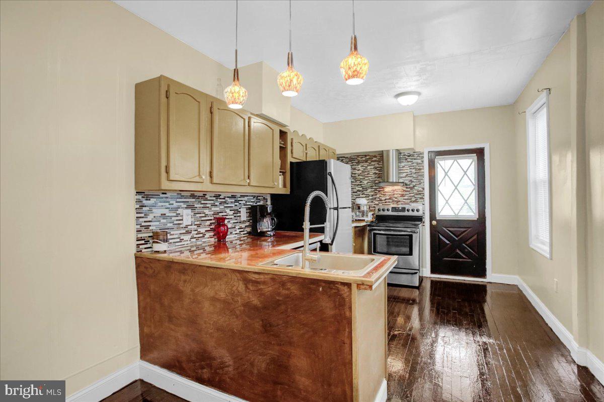 22 East Ridge Street Coaldale, PA 18218 - Photo 4 of 30