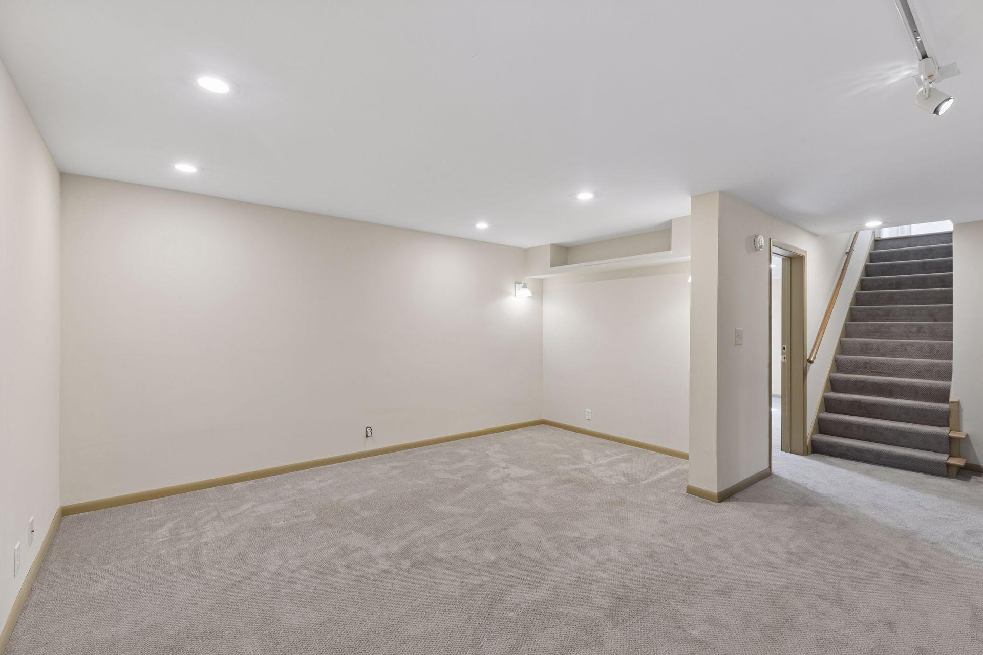 2079 Upper St Dennis Road St. Paul, MN 55116 - Photo 21 of 39