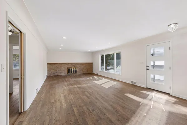 $695,000 | 2079 Upper St Dennis Road, St. Paul, MN 55116