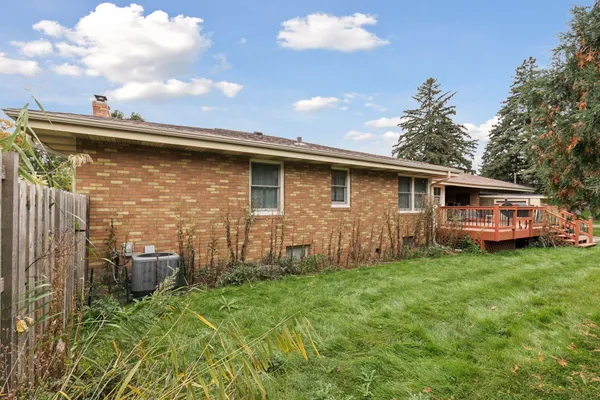 $695,000 | 2079 Upper St Dennis Road, St. Paul, MN 55116