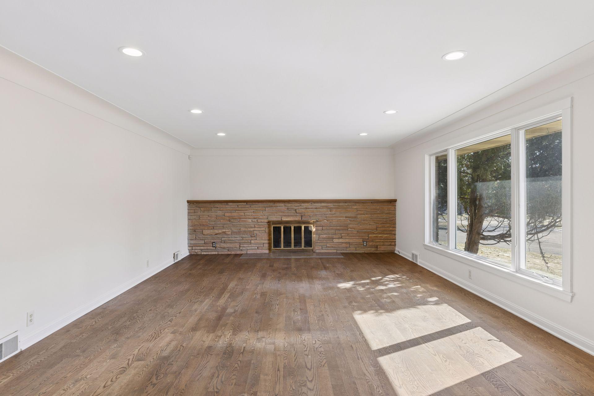 2079 Upper St Dennis Road St. Paul, MN 55116 - Photo 4 of 39