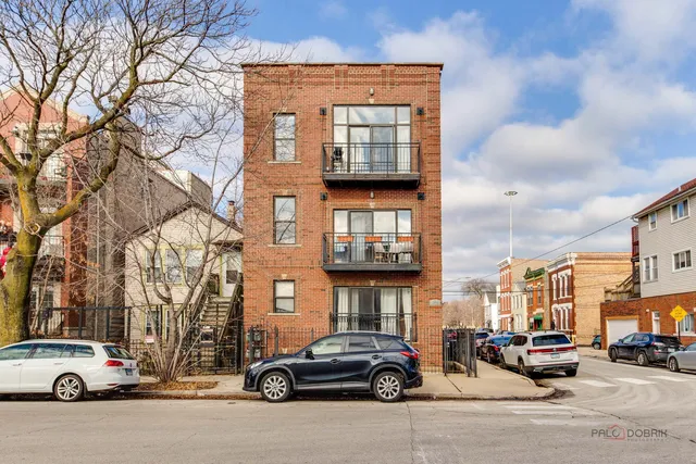 $529,000 | 1226 West Huron Street, Unit 301, Chicago, IL 60642
