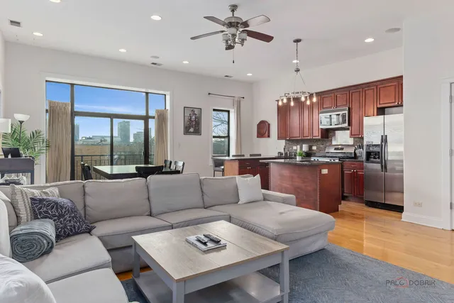 $529,000 | 1226 West Huron Street, Unit 301, Chicago, IL 60642