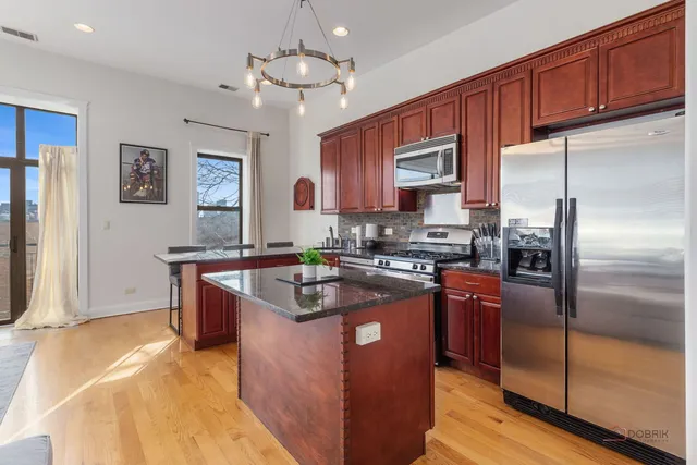 $529,000 | 1226 West Huron Street, Unit 301, Chicago, IL 60642