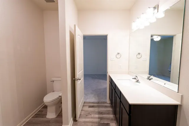 $2,100 | 208 Liberty Lane, Venus, TX 76084