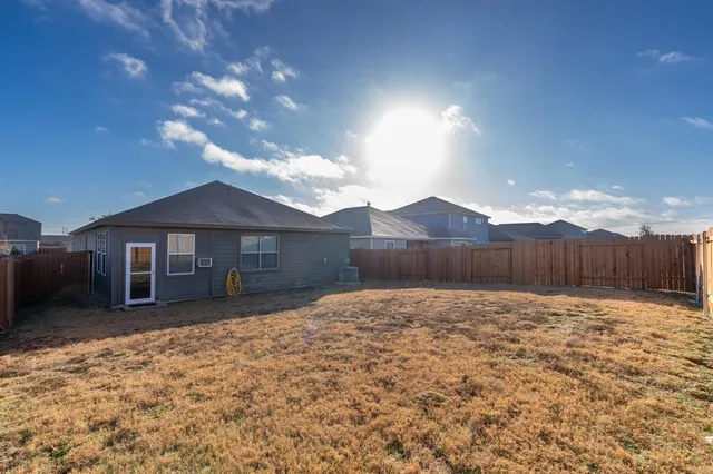 $2,100 | 208 Liberty Lane, Venus, TX 76084