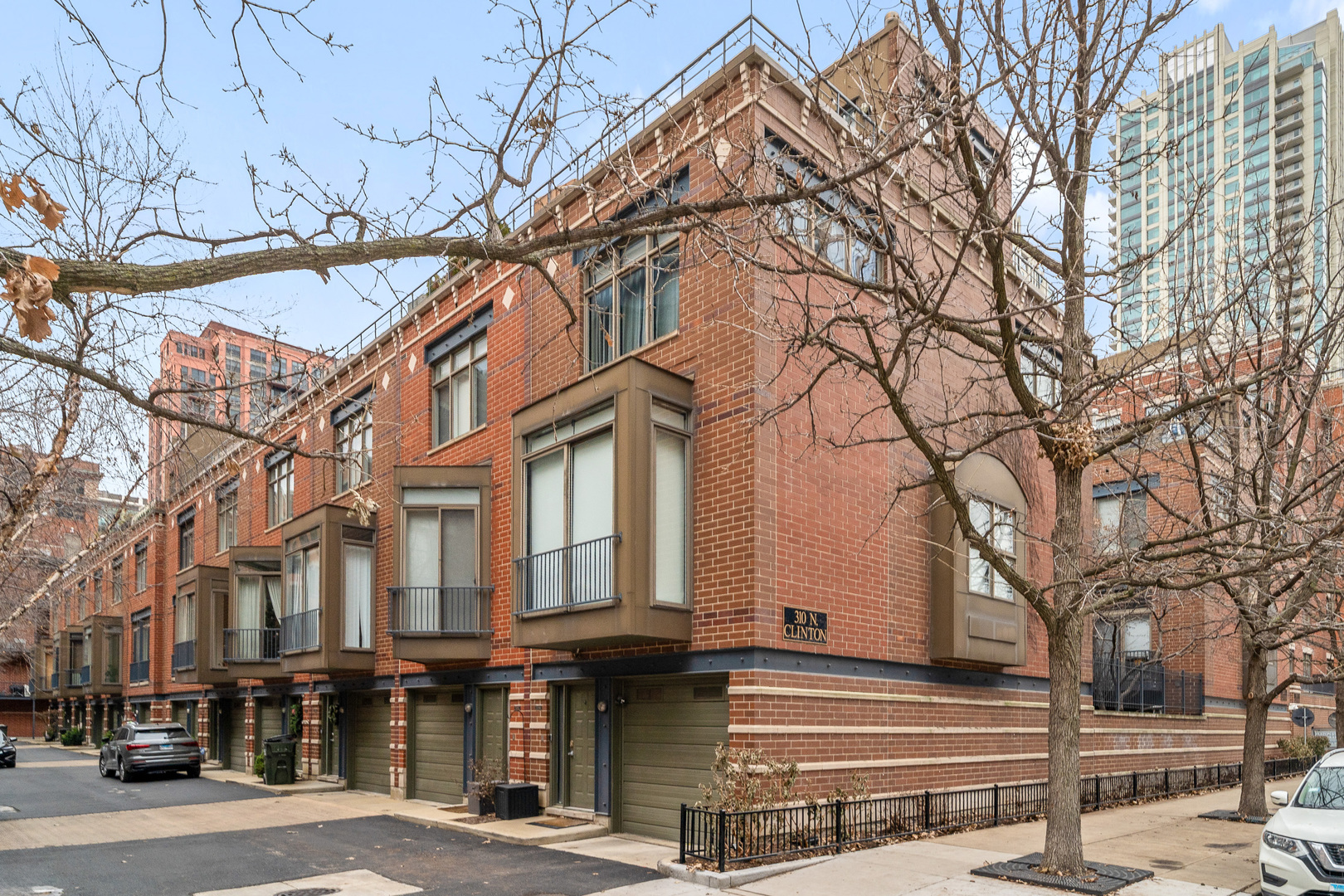 310 North Clinton Street, Unit E Chicago, IL 60661 - Photo 1 of 30