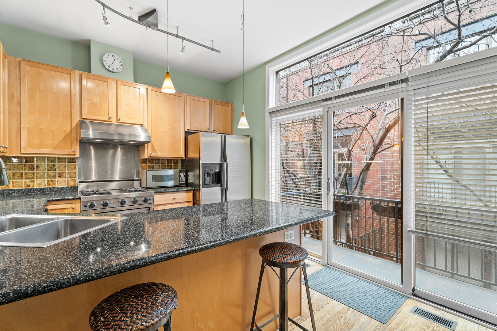 310 North Clinton Street, Unit E Chicago, IL 60661 - Photo 14 of 30