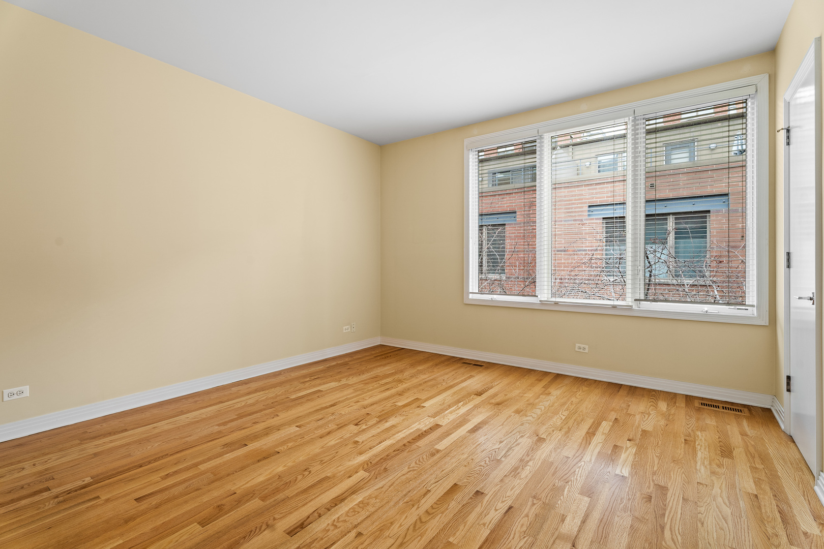 310 North Clinton Street, Unit E Chicago, IL 60661 - Photo 19 of 30