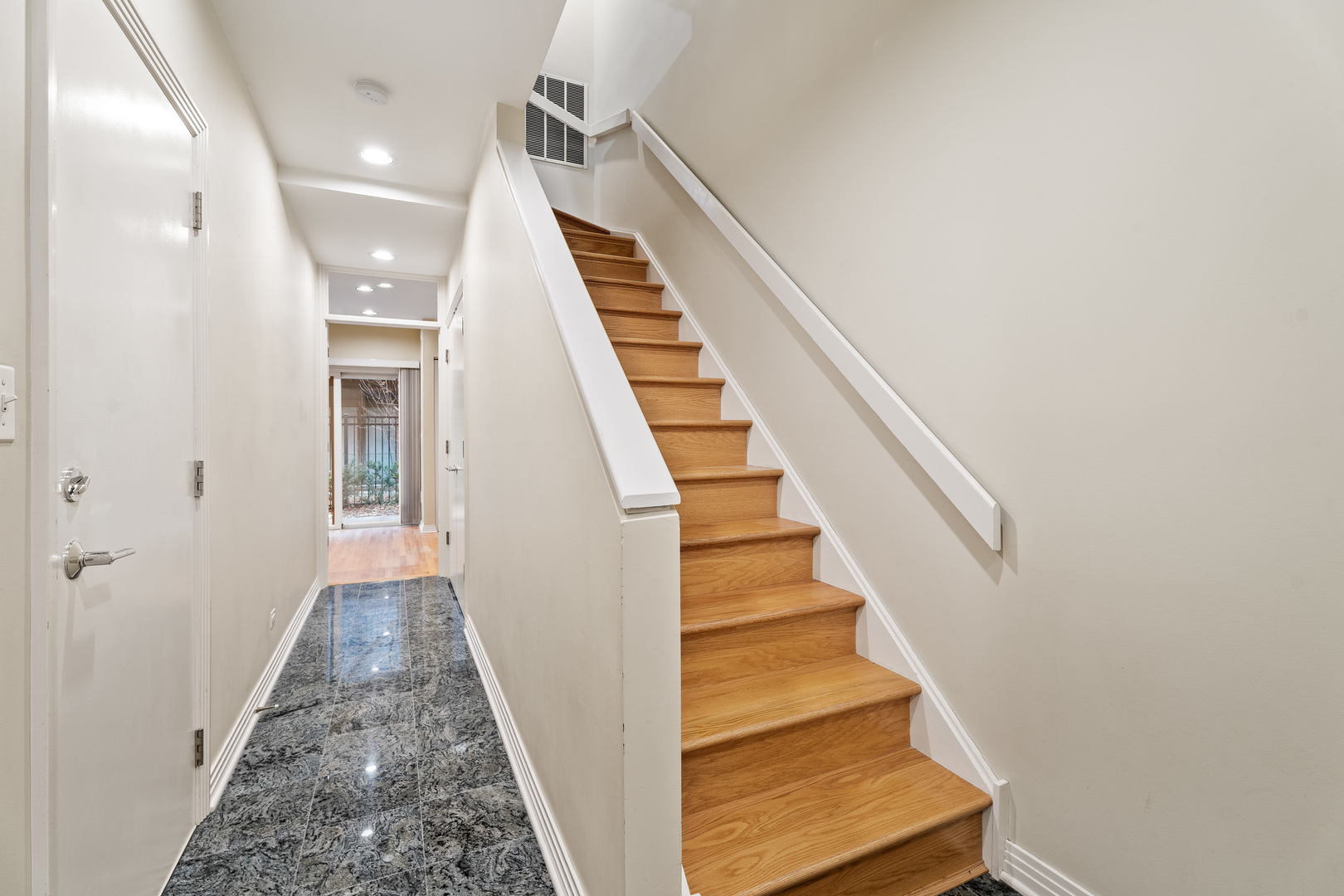 310 North Clinton Street, Unit E Chicago, IL 60661 - Photo 4 of 30