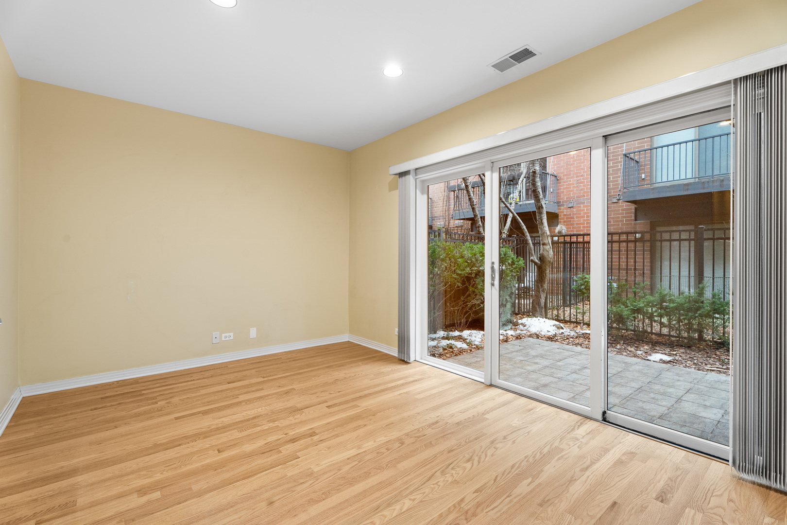 310 North Clinton Street, Unit E Chicago, IL 60661 - Photo 5 of 30