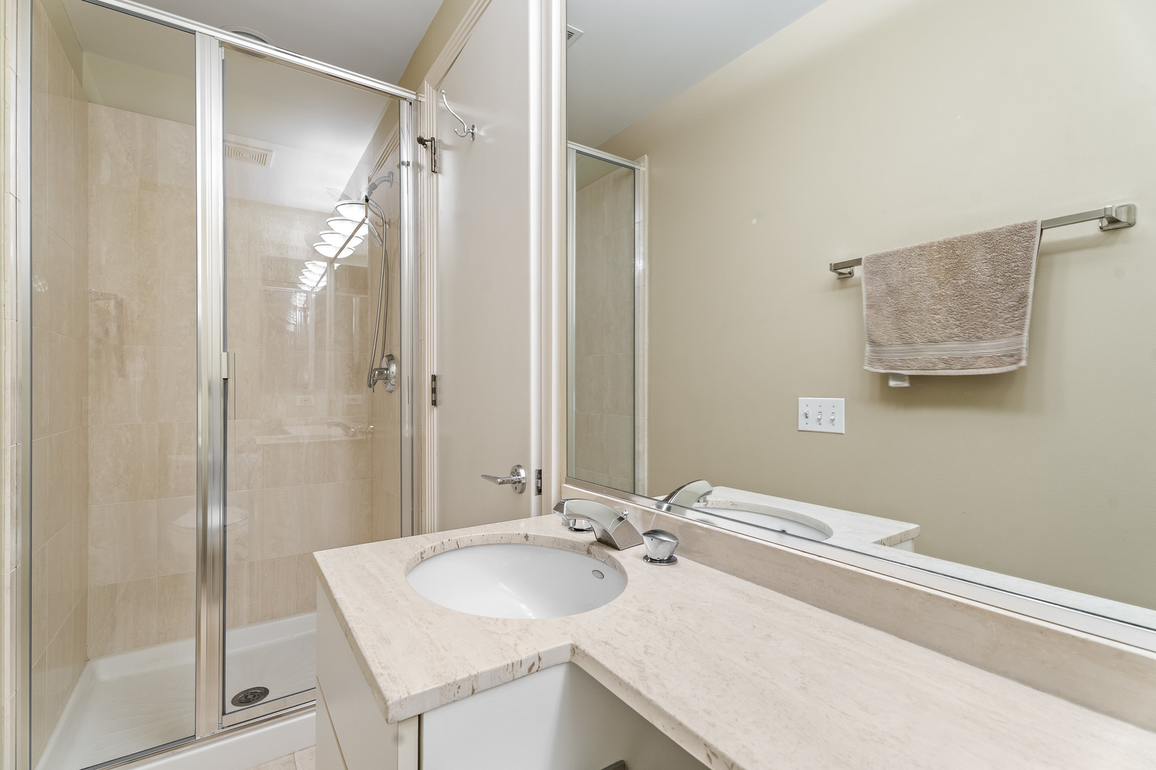 310 North Clinton Street, Unit E Chicago, IL 60661 - Photo 6 of 30