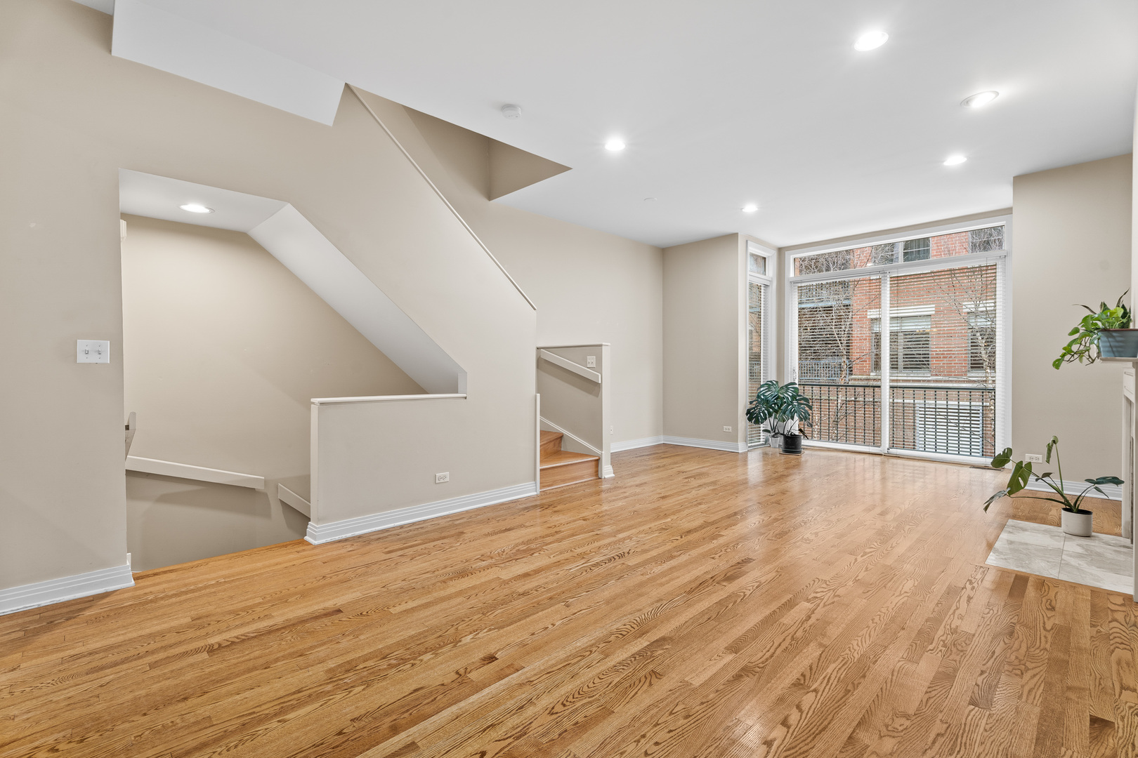 310 North Clinton Street, Unit E Chicago, IL 60661 - Photo 8 of 30
