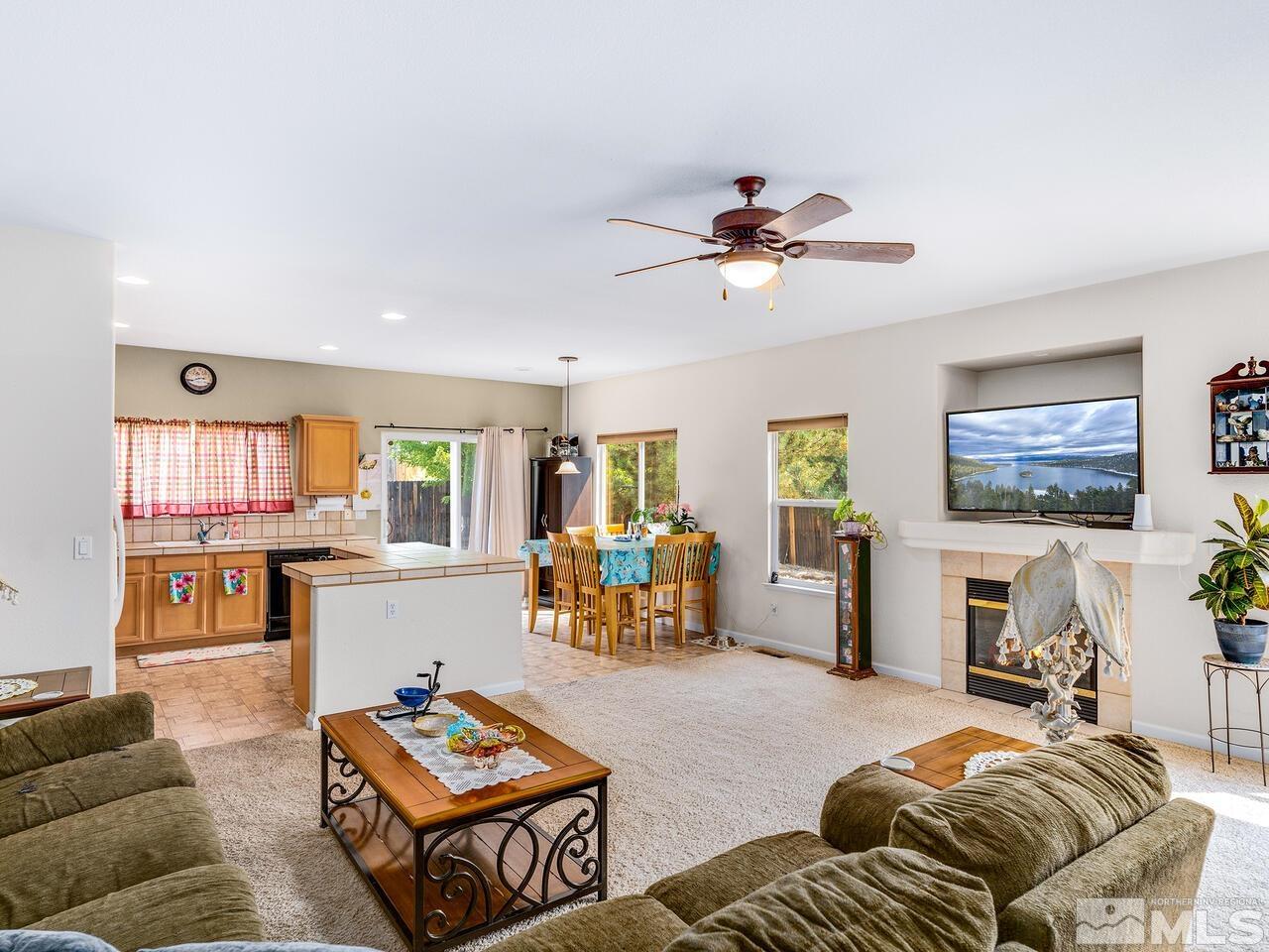 9756 Autumn Leaf Way Reno, NV 89506 - Photo 4 of 21 Photo 4