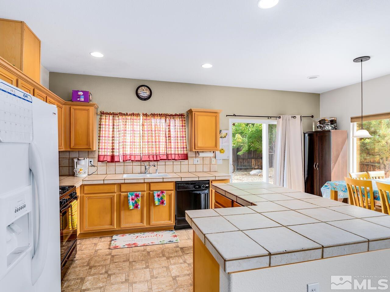 9756 Autumn Leaf Way Reno, NV 89506 - Photo 7 of 21 Photo 7