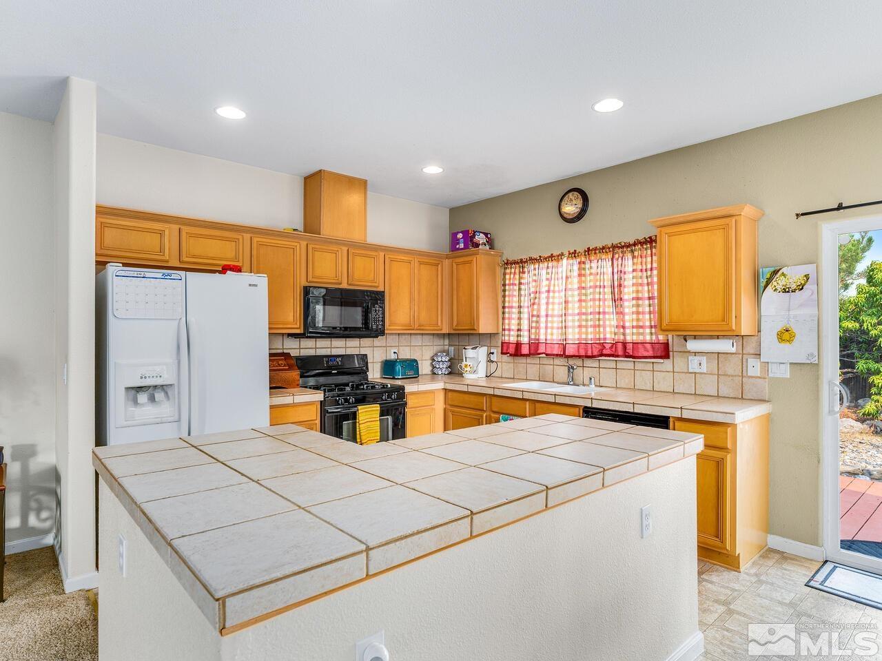 9756 Autumn Leaf Way Reno, NV 89506 - Photo 8 of 21 Photo 8