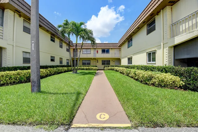 $2,500 | 123 Saxony C Delray Beach, Delray Beach, FL 33446