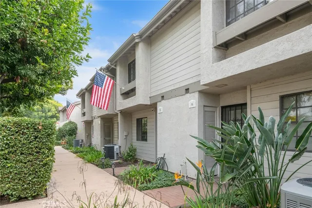 $699,000 | 2220 East Chapman Avenue, Unit 5, Fullerton, CA 92831