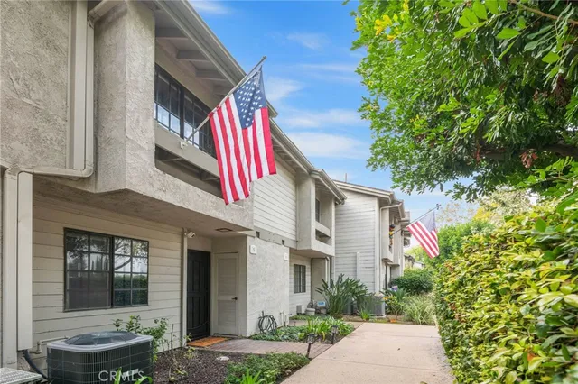 $699,000 | 2220 East Chapman Avenue, Unit 5, Fullerton, CA 92831