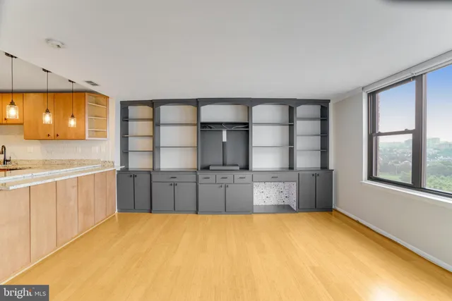 $274,900 | 4600 Duke Street, Unit 1305, Alexandria, VA 22304