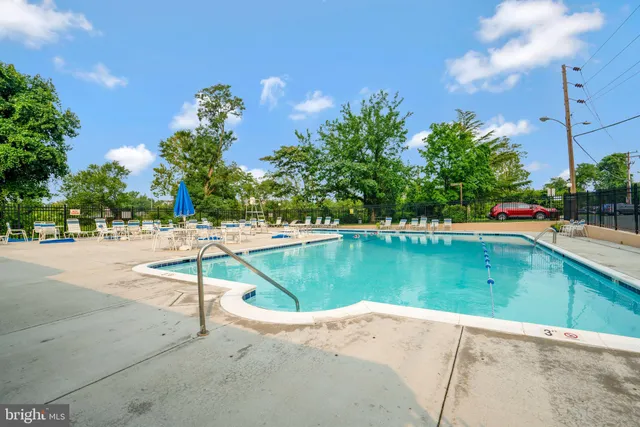 $274,900 | 4600 Duke Street, Unit 1305, Alexandria, VA 22304