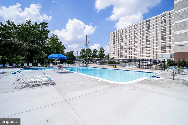 $274,900 | 4600 Duke Street, Unit 1305, Alexandria, VA 22304