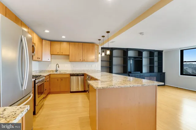 $274,900 | 4600 Duke Street, Unit 1305, Alexandria, VA 22304