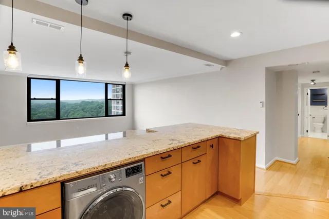 $274,900 | 4600 Duke Street, Unit 1305, Alexandria, VA 22304