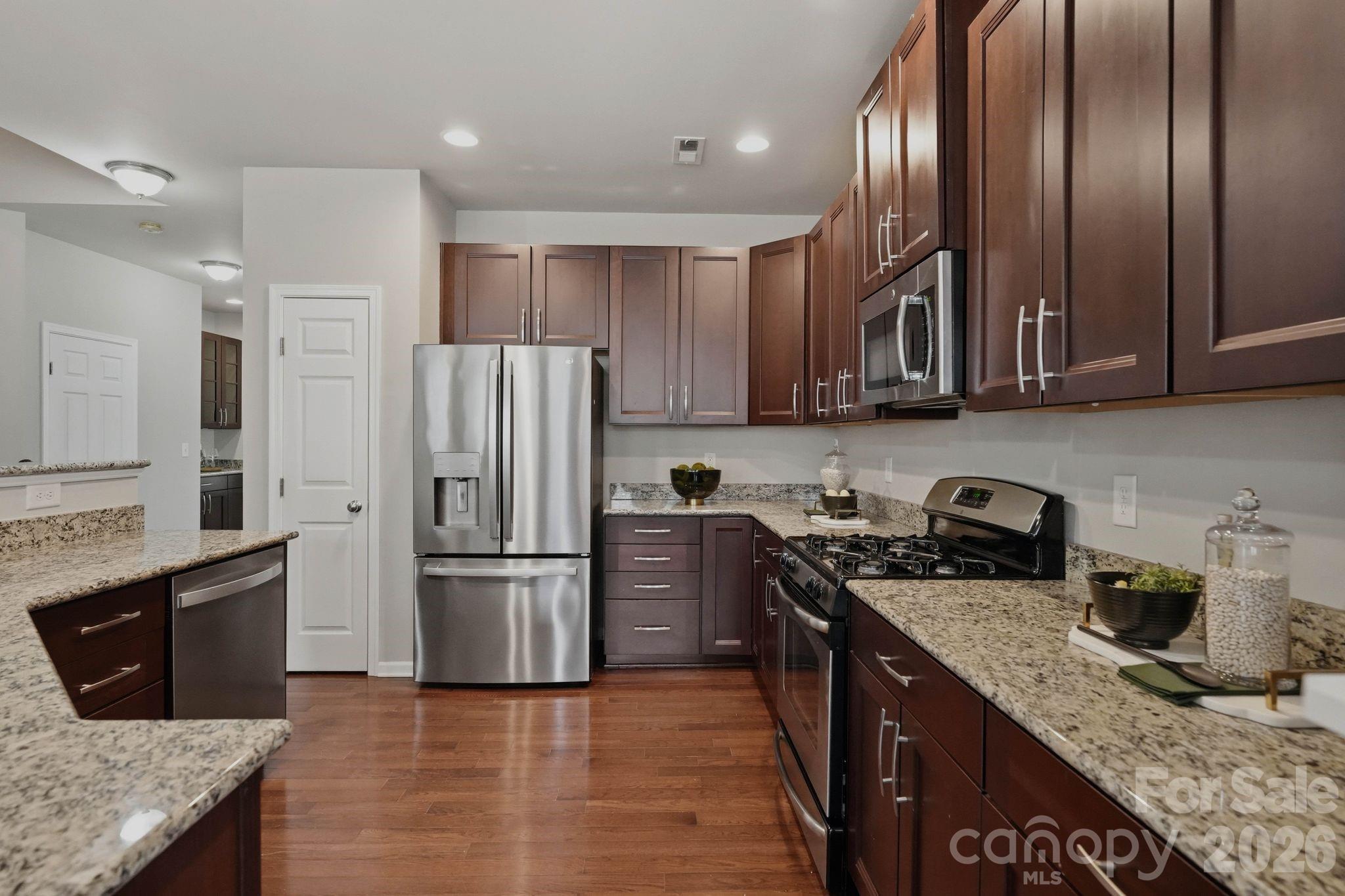 6226 Rockefeller Lane Charlotte, NC 28210 - Photo 8 of 48 Gallery Image 8