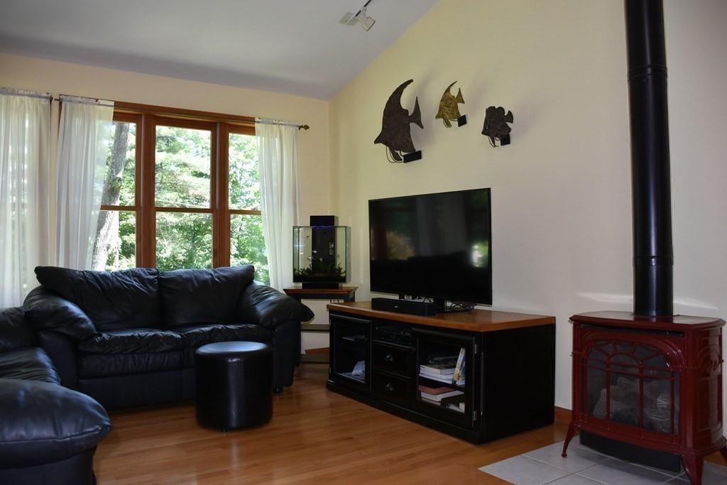 17 Duval Road Dudley, MA 01571 - Photo 19 of 40 Gallery Image 19