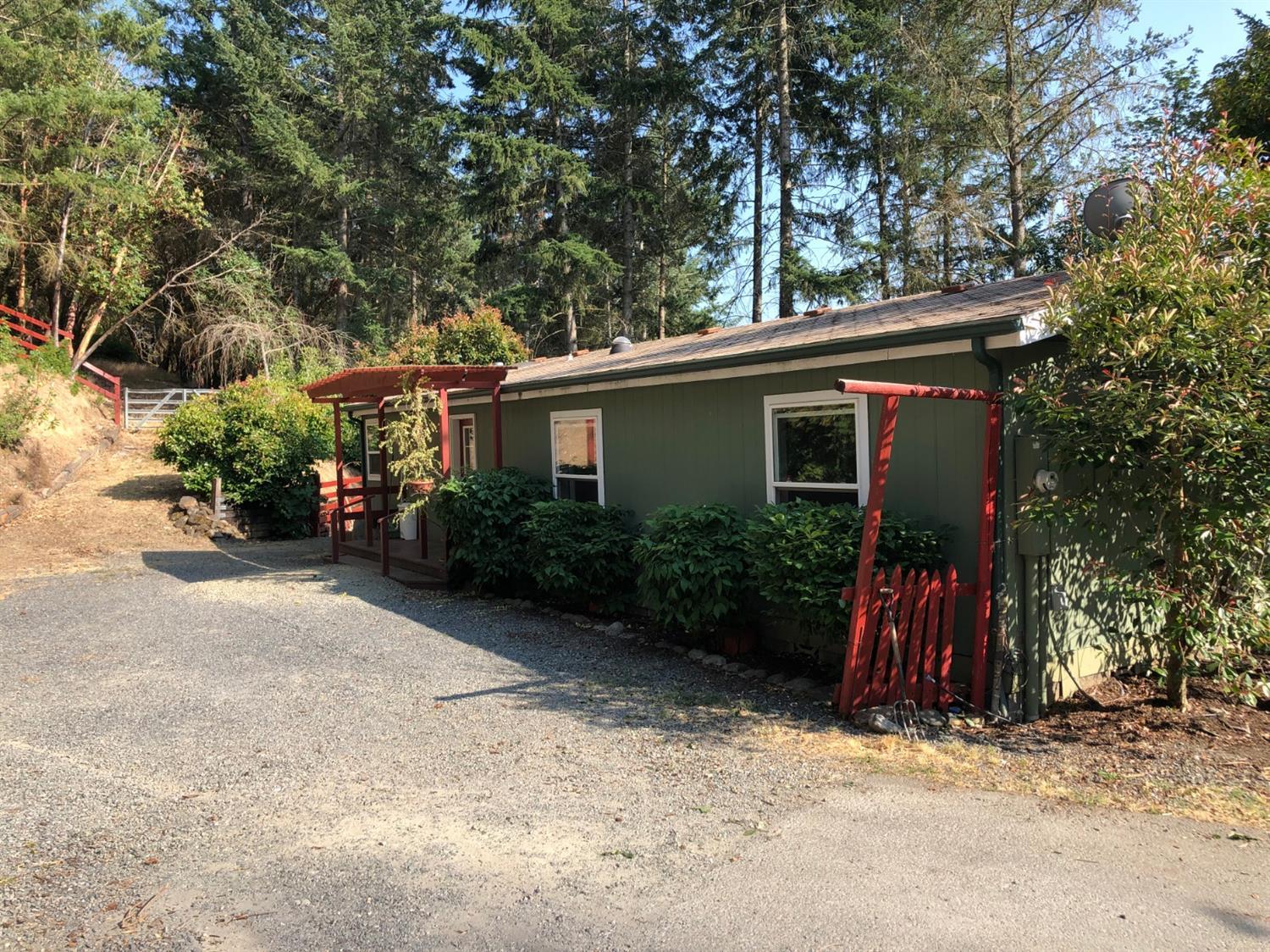 11105 North Applegate Road Grants Pass, OR 97527 - Photo 2 of 28 Additional Photo