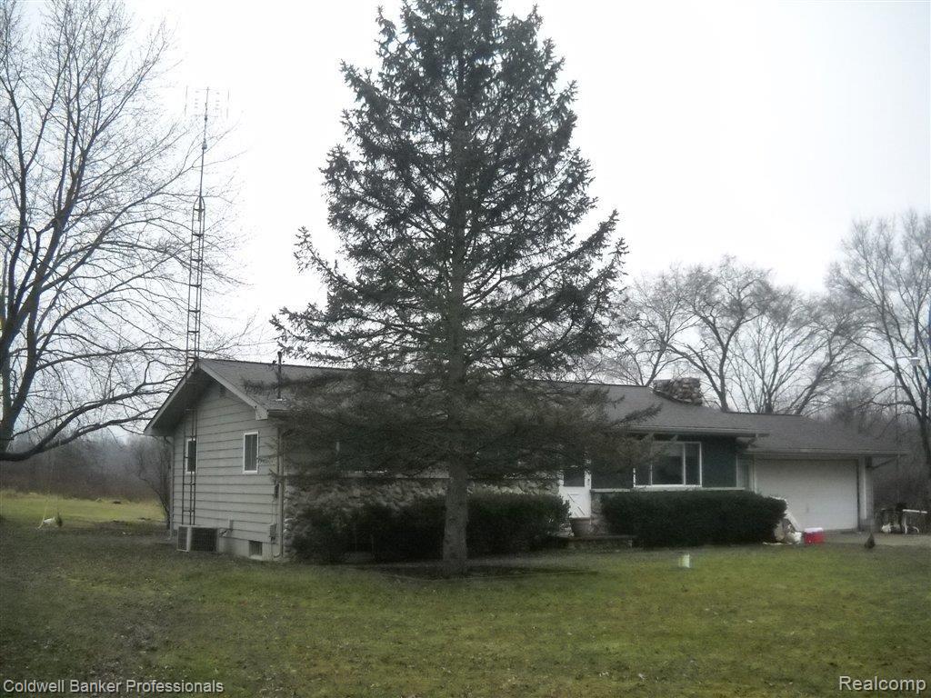 8379 West Rolston Road Linden, MI 48451 - Photo 2 of 11 Front 2