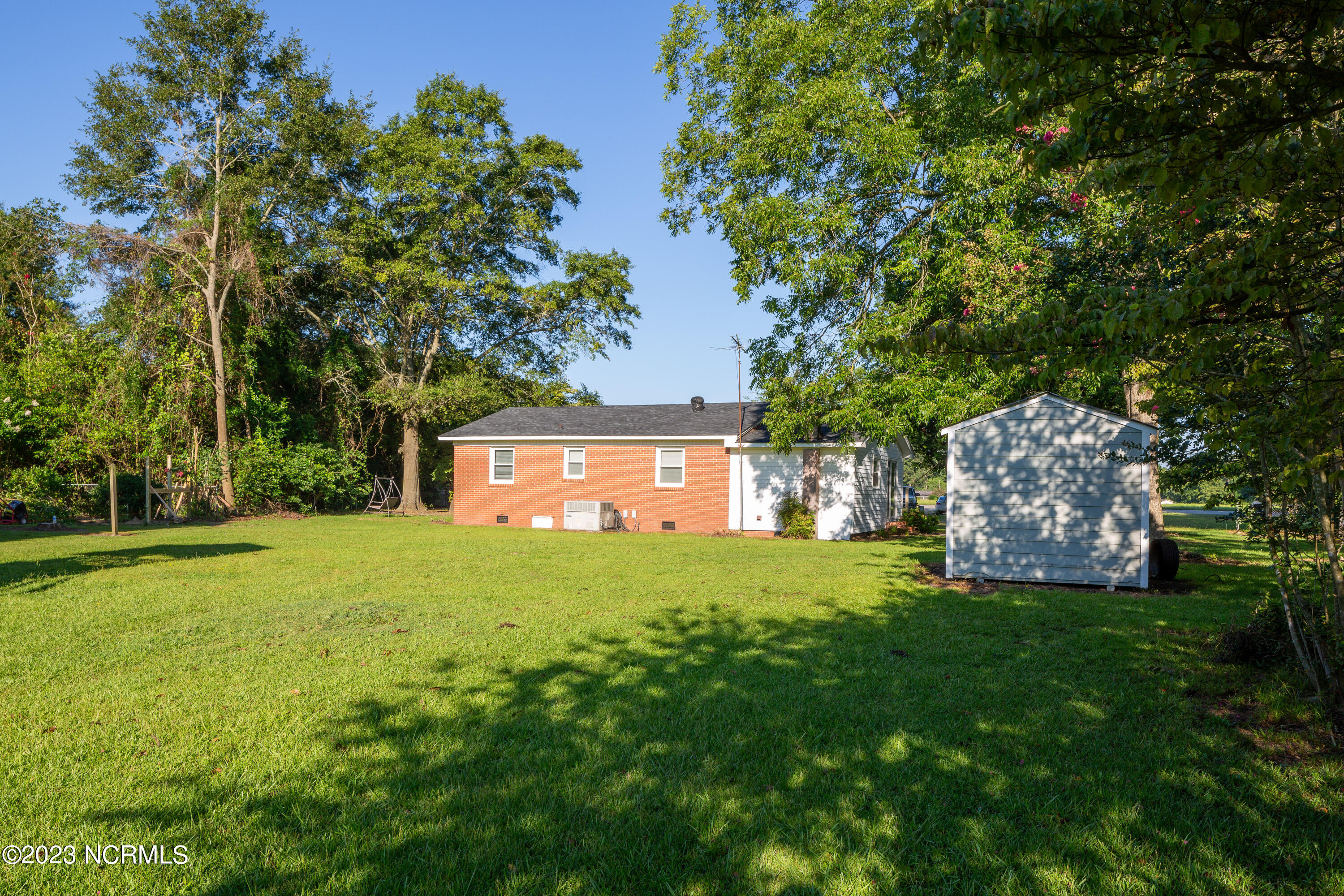 1102 Raleigh Road Clinton, NC 28328 - Photo 25 of 27 1102 Raleigh Rd-27
