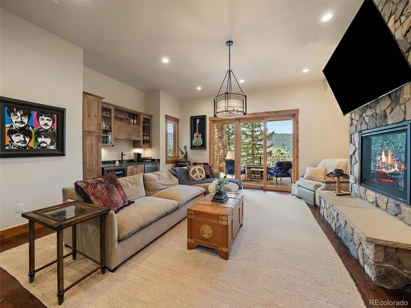 $2,300,000 | 32643 Lodgepole Circle, Evergreen, CO 80439