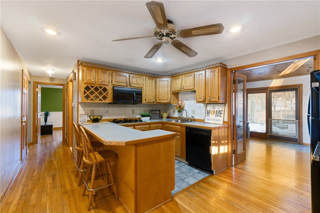 233 Halsey Road Woonsocket, RI 02895 - Photo 3 of 30