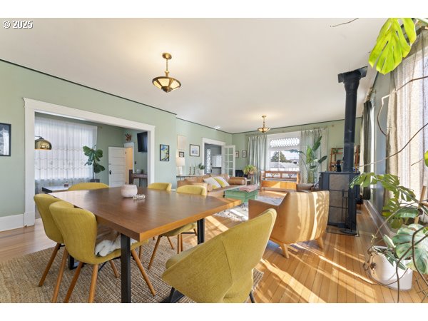 1508 Union Avenue North Bend, OR 97459 - Photo 12 of 43