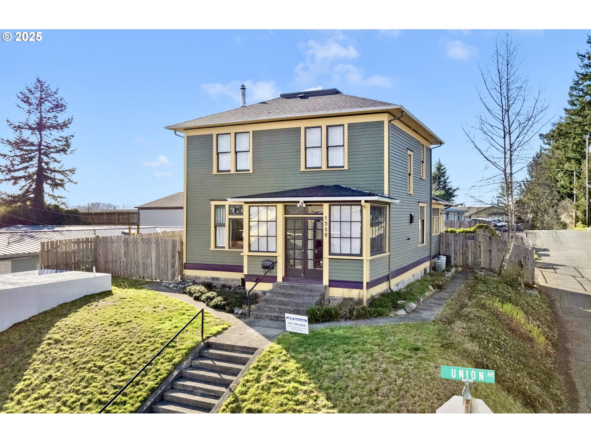 1508 Union Avenue North Bend, OR 97459 - Photo 2 of 43