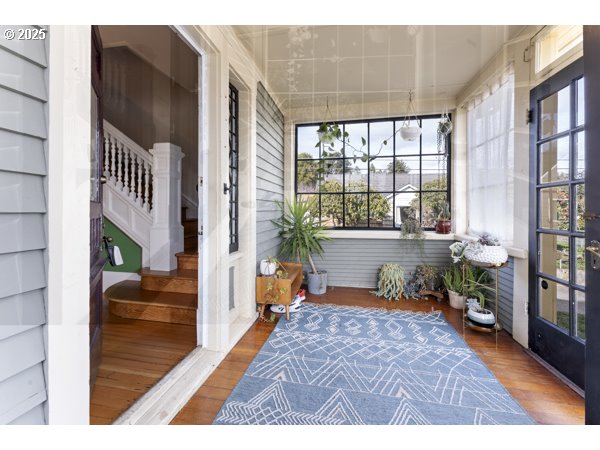 1508 Union Avenue North Bend, OR 97459 - Photo 4 of 43