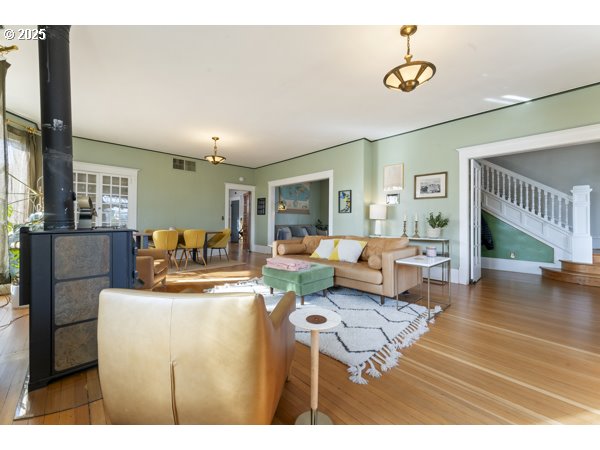 1508 Union Avenue North Bend, OR 97459 - Photo 8 of 43