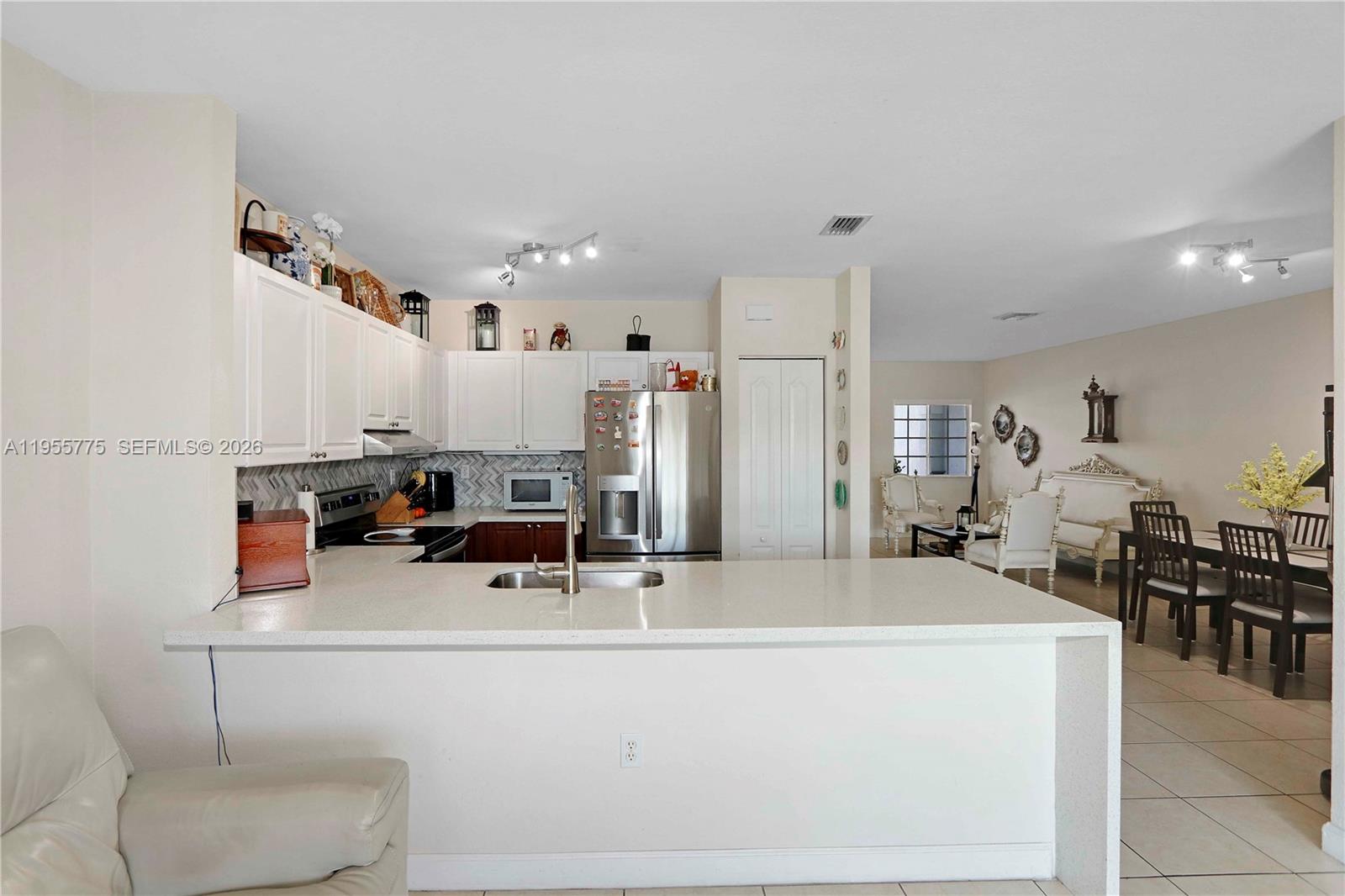 941 Southwest 148th Place Miami, FL 33194 - Photo 20 of 25