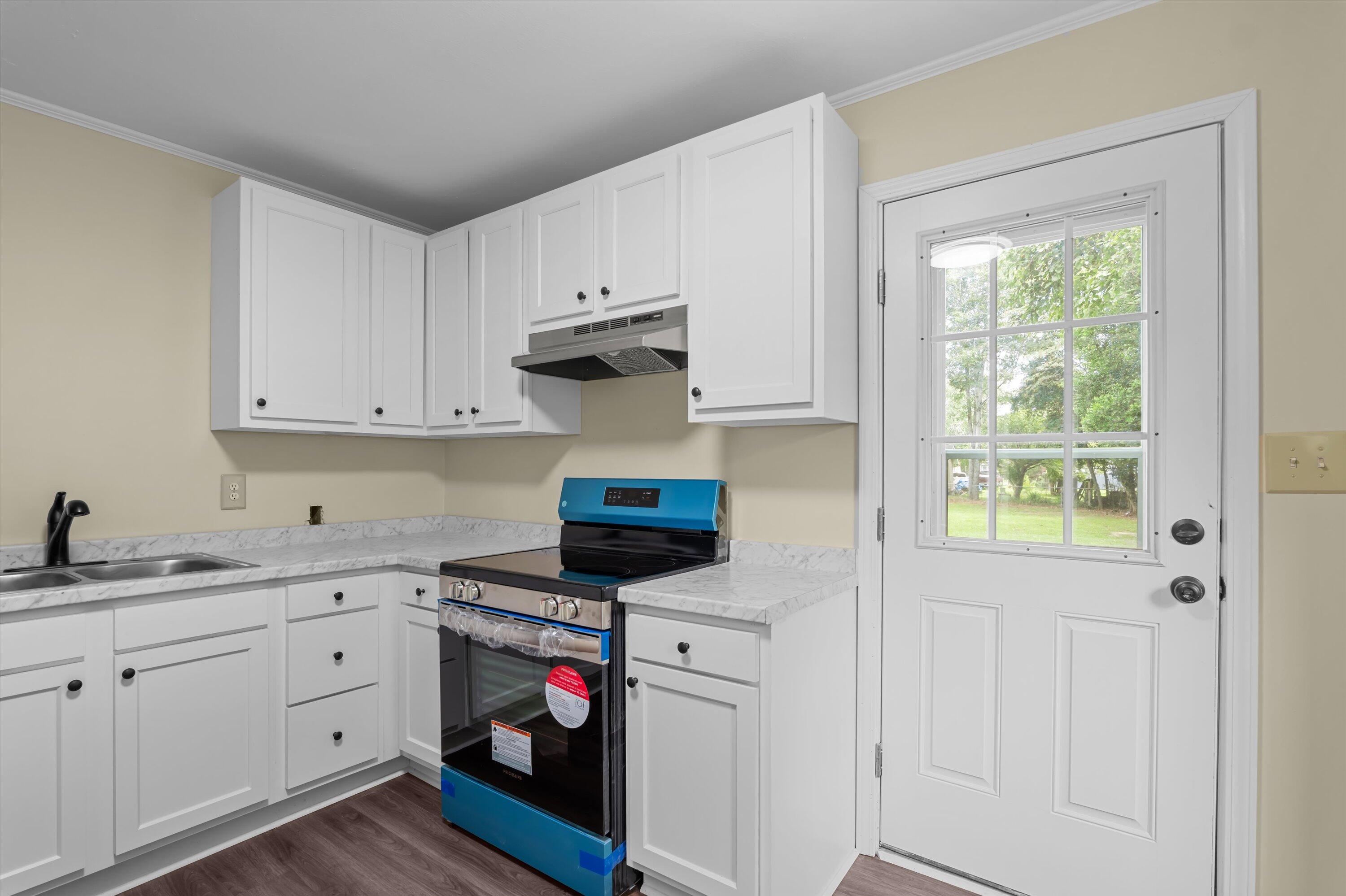 53 Ash Street Denmark, SC 29042 - Photo 11 of 32 Updated kitchen